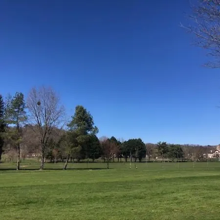 Maison Auvergnate 8 Pers בית נופש